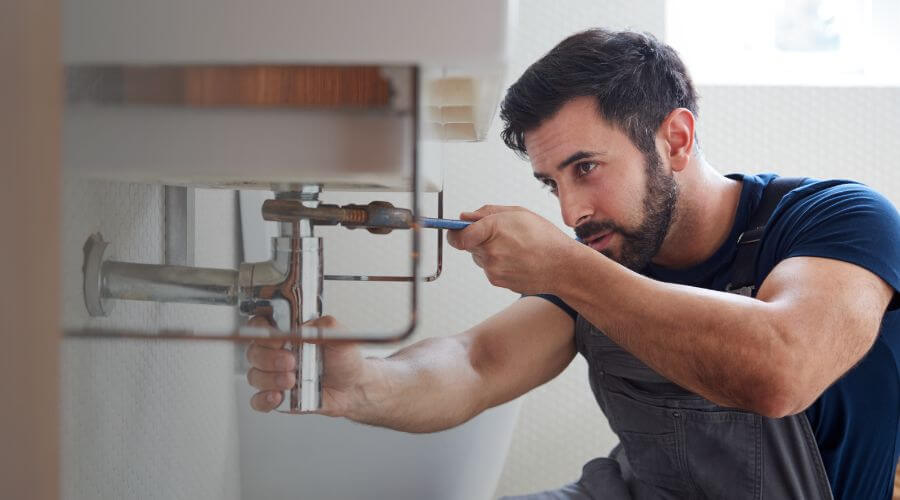 Water heater leaking fix in Glenrock, WY